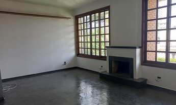 Imagem 2: Casa de condomínio para aluguel possui 380 metros quadrados com 4 quartos