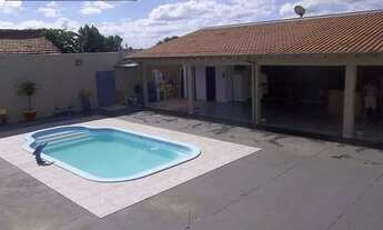 Imagem 7: Área de lazer com piscina na Vila Dutra