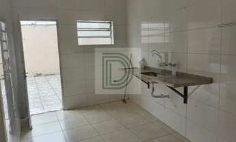 Imagem 2: Amplo sobrado com 3 dormitórios, 1 suíte, quintal, 2 vagas, próximo ao metro Vila Sônia