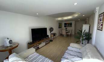 Imagem 3: Apartamento a venda em Copacabana tem 163m² com 3 quartos sendo 1 suíte, mais dependência