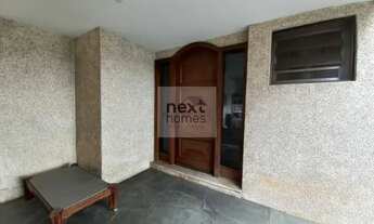 Imagem 4: Sobrado isolado bem localizado com 3 dormitórios, suíte , 5 vagas e piscina próximo ao Met