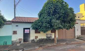 Imagem 2: Casa para venda possui 200 metros quadrados com 3 quartos em Jardim Guanabara II - Goiânia