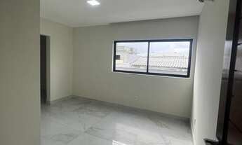 Imagem 4: Casa de condomínio para venda possui 200 metros quadrados com 4 quartos