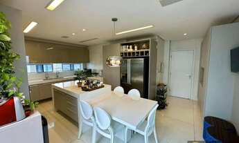 Imagem 7: Cobertura luxosa com 4 suítes, 2 escritórios e 5 vagas de garagem!