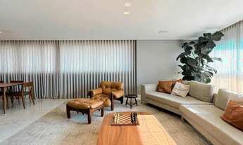 Imagem 5: Imóvel para aluguel e venda tem 228 metros quadrados com 4 quartos