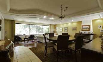 Imagem 6: Imponente casa de 421m2, com 6 vagas (3 cobertas) em rua tranquila, nas mercês. Perfeita p