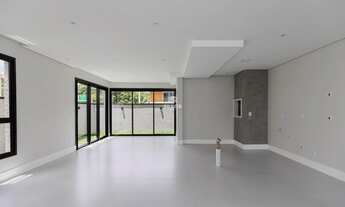 Imagem 2: Casa em condomínio à venda com 3 suítes no Santa Cândida em Curitiba