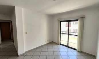 Imagem 4: APTO Centro, rua tranquila, 2 dorms (1 suíte), sala com sacada, cozinha ampla e garagem. I