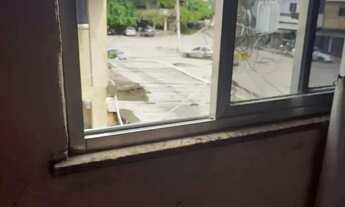 Imagem 3: Imóvel para venda possui 240 metros quadrados com 3 quartos em Austin - Nova Iguaçu - RJ