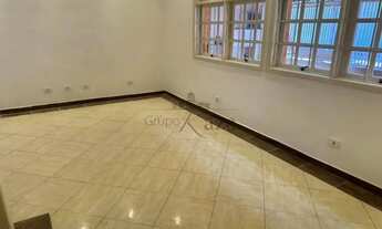 Imagem 3: Imóvel para aluguel possui 223 metros quadrados com 3 quartos