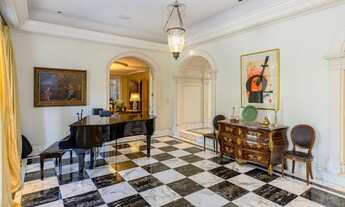 Imagem 5: Seja Bem-vindo à Mansão Saint Mary s. Imóvel de alto luxo localizado em rua tranquila, com