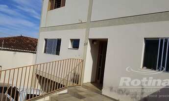 Imagem 2: Casa à venda, 4 quartos, 2 suítes, 4 vagas, Tabajaras - Uberlândia/MG