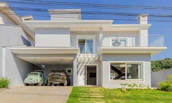 Imagem 4: Casa de condomínio sobrado para venda possui 330 metros quadrados com 4 quartos