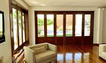 Imagem 2: Casa para venda possui 235 metros quadrados com 3 quartos em Interlagos - São Paulo - SP