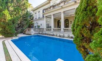 Imagem 3: Seja Bem-vindo à Mansão Saint Mary s. Imóvel de alto luxo localizado em rua tranquila, com