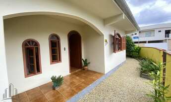 Imagem: CASA a VENDA - bem localizada em BRUSQUE/SC