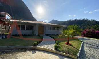 Imagem: Casa linear em condomínio de alto padrão