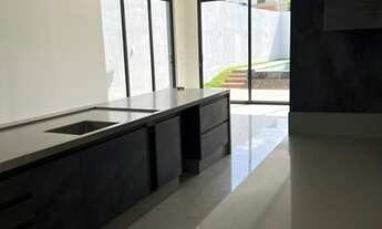 Imagem 7: Casa de condomínio para venda com 362 metros quadrados com 4 quartos