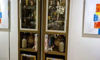 Imagem 4: Apartamento repleto de armários embutidos. Com duas vagas de garagem. Prédio com lazer tot