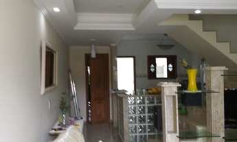 Imagem 5: Vende-se uma casa, estilo Triplex - Mobiliada - à 6 quadras da praia do Peró