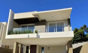 Imagem: Casa no Golden Park em Blumenau com piscina