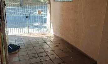 Imagem 3: 3 casas construídas no mesmo terreno