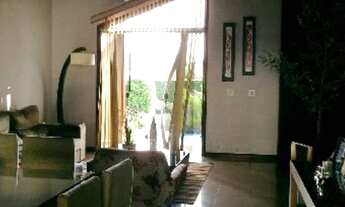 Imagem 5: Casa para aluguel e venda possui 300 metros quadrados com 3 quartos