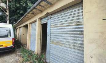 Imagem: Lojas juntas na Virgem Santa Macaé com