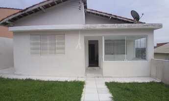 Imagem 1: Casa para venda possui 177 metros quadrados com 2 quartos em Suíssa - Ribeirão Pires - SP