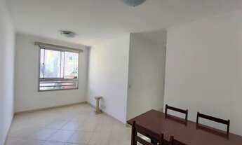 Imagem: Apto. 45m2 - sala com piso novo, 200 metros