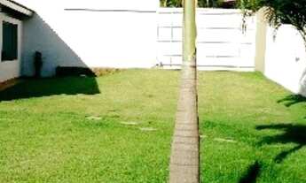 Imagem 2: Casa para aluguel e venda possui 300 metros quadrados com 3 quartos