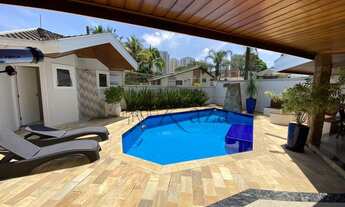 Imagem 5: Apartamento para aluguel possui 306 metros quadrados com 4 quartos