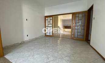 Imagem 2: Sobrado para aluguel possui 423 metros quadrados com 4 quartos em Centro - Canoas - RS