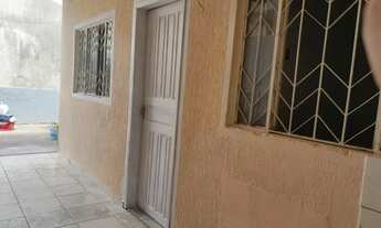 Imagem 5: Aluga-se kitnet individual. 5 minutos do shopping (moto).R$500 reais. Paga energia