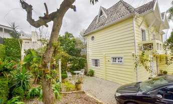 Imagem 6: Casa para venda tem 174 metros quadrados com 3 quartos em Vista Alegre - Curitiba - PR