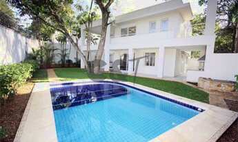 Imagem: Casa de Condomínio - 4 Dormitórios (Suítes)