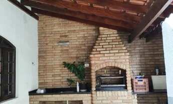 Imagem 6: Sobrado + Edícula / 3 dormitórios (1 suíte) / Varanda / Quintal / Área Gourmet / 2 vagas c