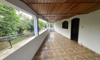 Imagem: Barracão grande com casa superior para