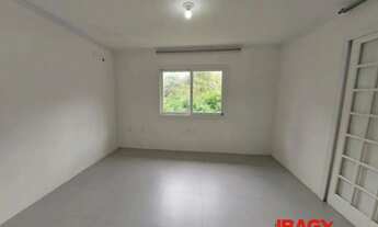 Imagem 3: Excelente Casa 4 dormitório(s) em Cacupé - Florianópolis