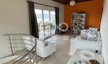 Imagem 7: Sobrado para venda possui 190 metros quadrados com 4 quartos em Barra da Lagoa - Florianóp