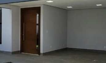 Imagem 2: Casa térrea com piscina no Bairro Ibituruna. 155 m² de área construída e 300 m² de terreno