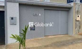 Imagem 2: Casa à venda em Montes Claros (Loteamento Novo Primavera) - 3 quartos, 60m² de área intern