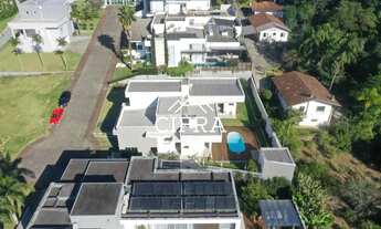 Imagem 3: Casa de Alvenaria - Venda - 03 dormitórios - 272m2 - Mobiliada - Alto Padrão - Piscina - R