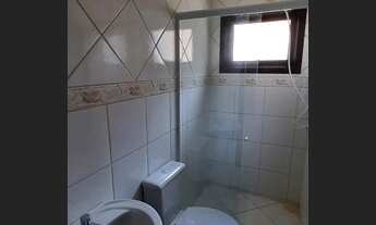 Imagem 7: Residência com 3 dormitórios, amplo terreno com piscina e churrasqueira, no centro de Imbé