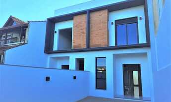 Imagem 1: Casa sobrado, 2 dormitórios, 2 suítes, pátio, bairro Pitangueiras em Canoas