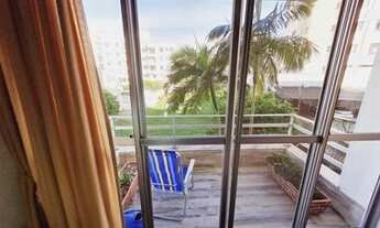 Imagem 2: Apartamento para venda possui 133 metros quadrados com 3 quartos em Canto - Florianópolis