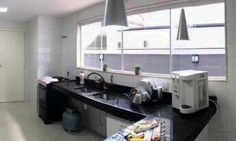 Imagem 6: Casa de condomínio para venda tem 230 metros quadrados com 3 quartos