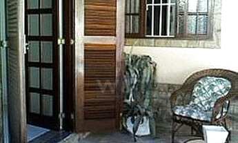 Imagem 2: Casa tem três suítes, hidromassagem e piscina