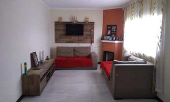 Imagem 2: Residência com 3 dormitórios (1 suíte) e garagem fechada junto ao centrinho de Nova Traman