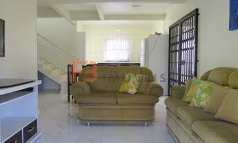 Imagem 7: Aluguel de Temporada - Casa com piscina 4 dormitórios na praia de Mariscal Bombinhas - SC